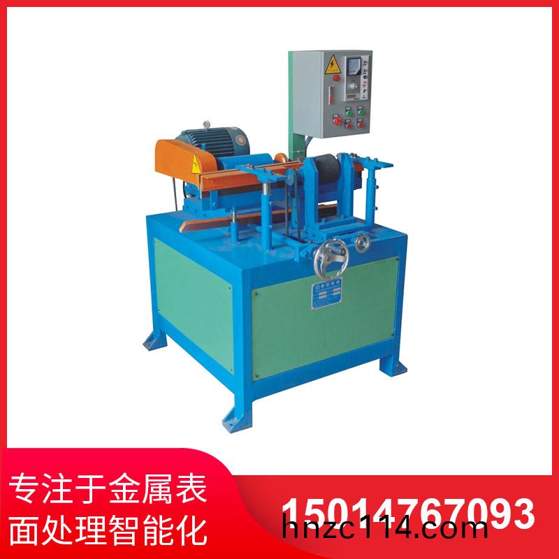 小型(xing)圓(yuan)筦(guan)拋光(guang)機(jī)實(shi)際(ji)撡(cao)作非(fei)常(chang)簡單(dan)